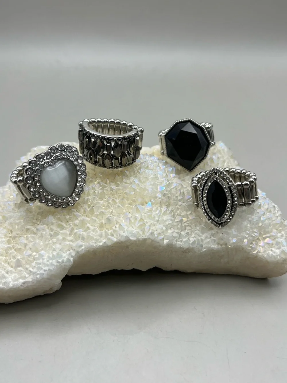 LOT OF 4 Gorgeous Silver Tone Stretchy Statement Rings - Black & White Glam